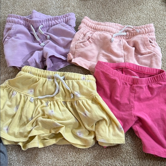 11 shorts, 1 skort set- Cat & Jack Kids 4T set - Picture 2 of 2